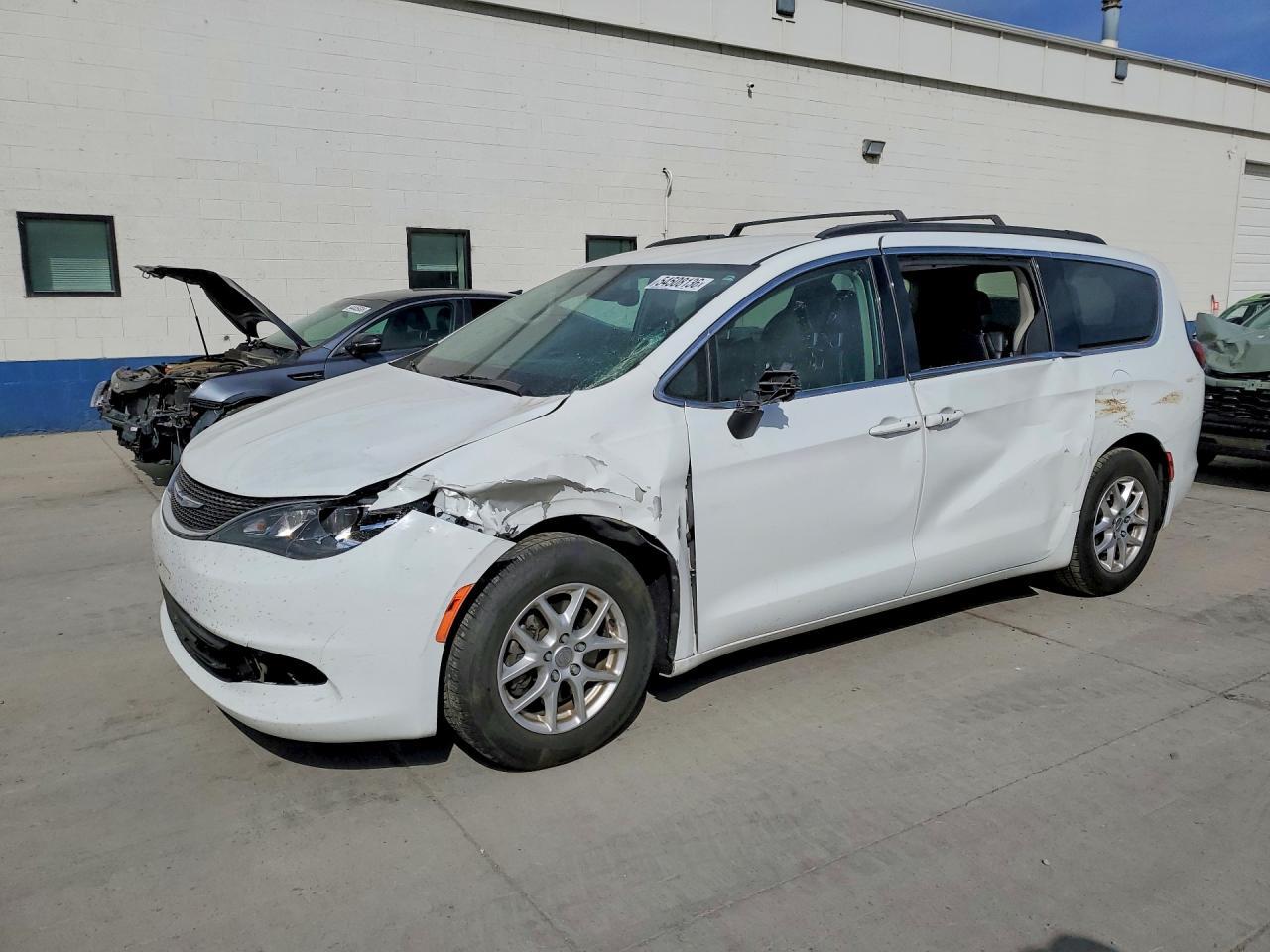 2020 CHRYSLER Voyager