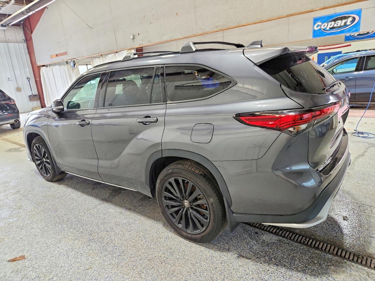 2023 TOYOTA HIGHLANDER