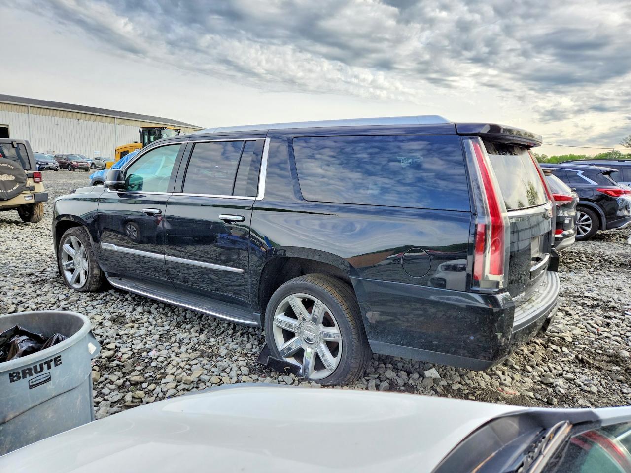 2017 CADILLAC Escalade ESV