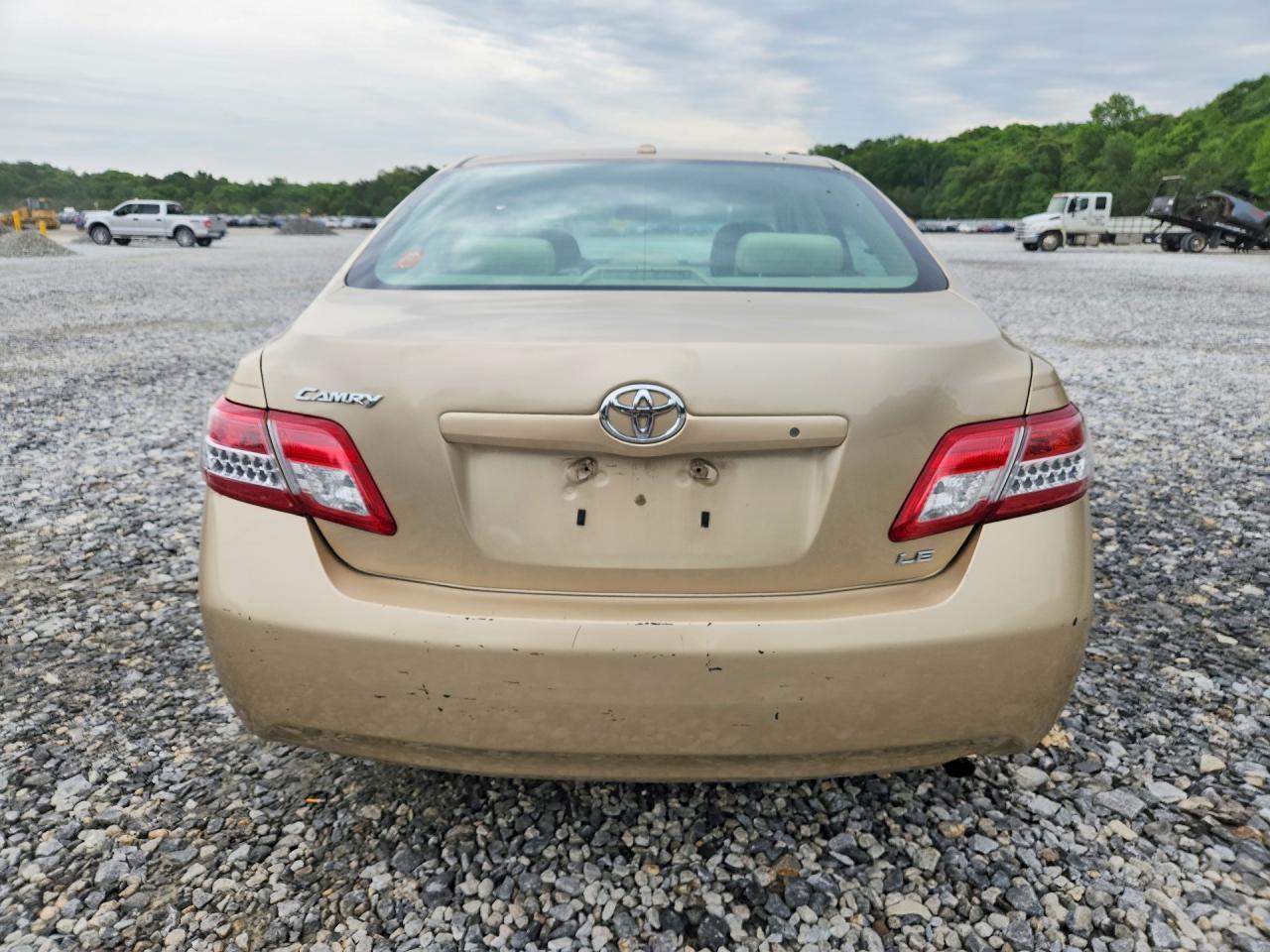 2011 TOYOTA CAMRY
