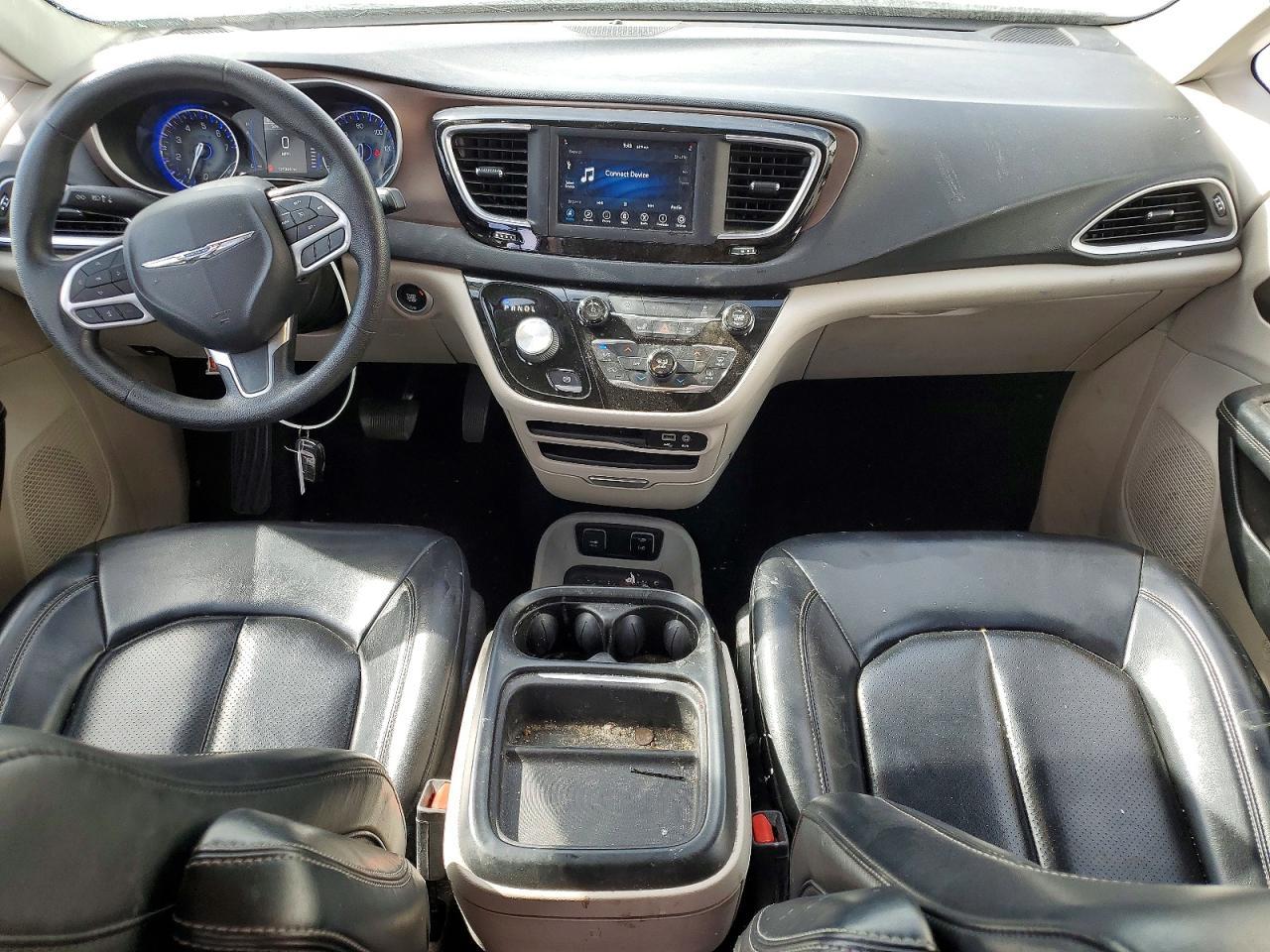2020 CHRYSLER Voyager