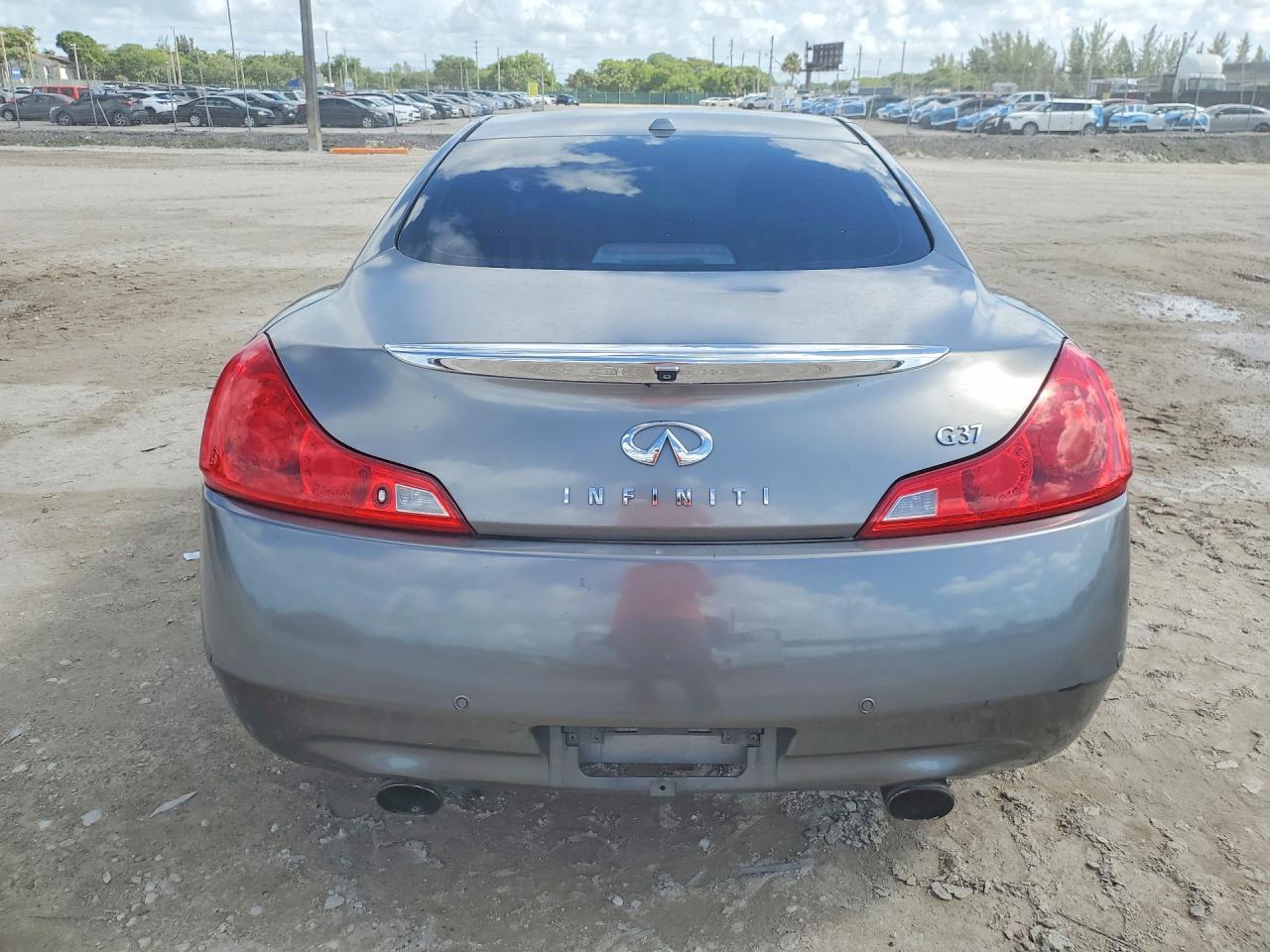 2012 INFINITI G37