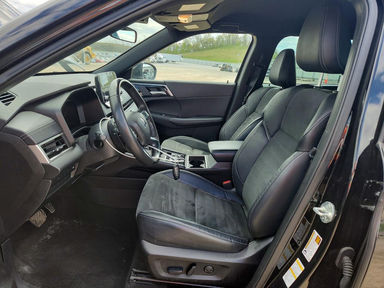 2023 MITSUBISHI outlander