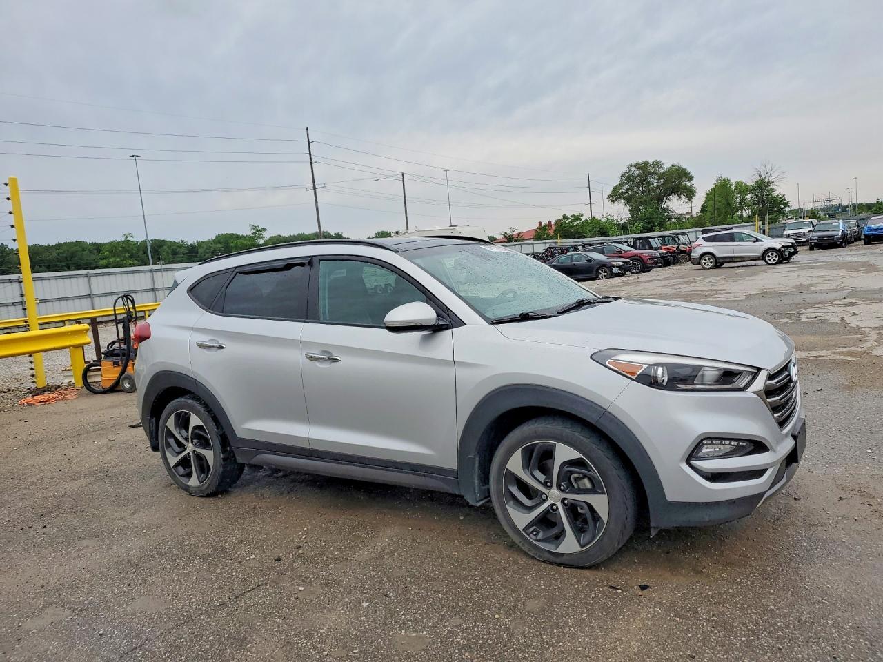 2016 HYUNDAI TUCSON