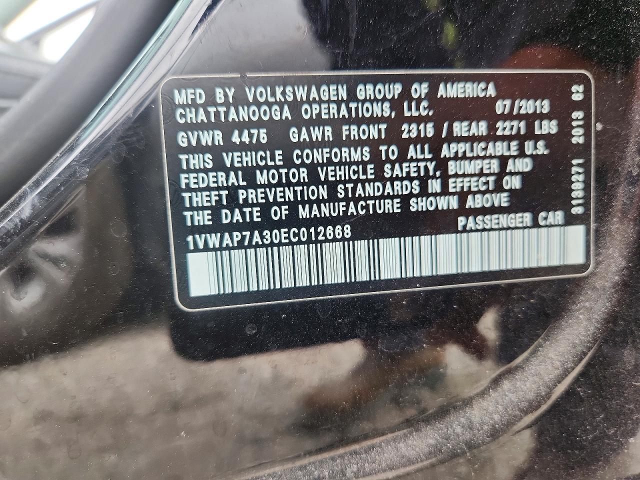 2014 VOLKSWAGEN Passat