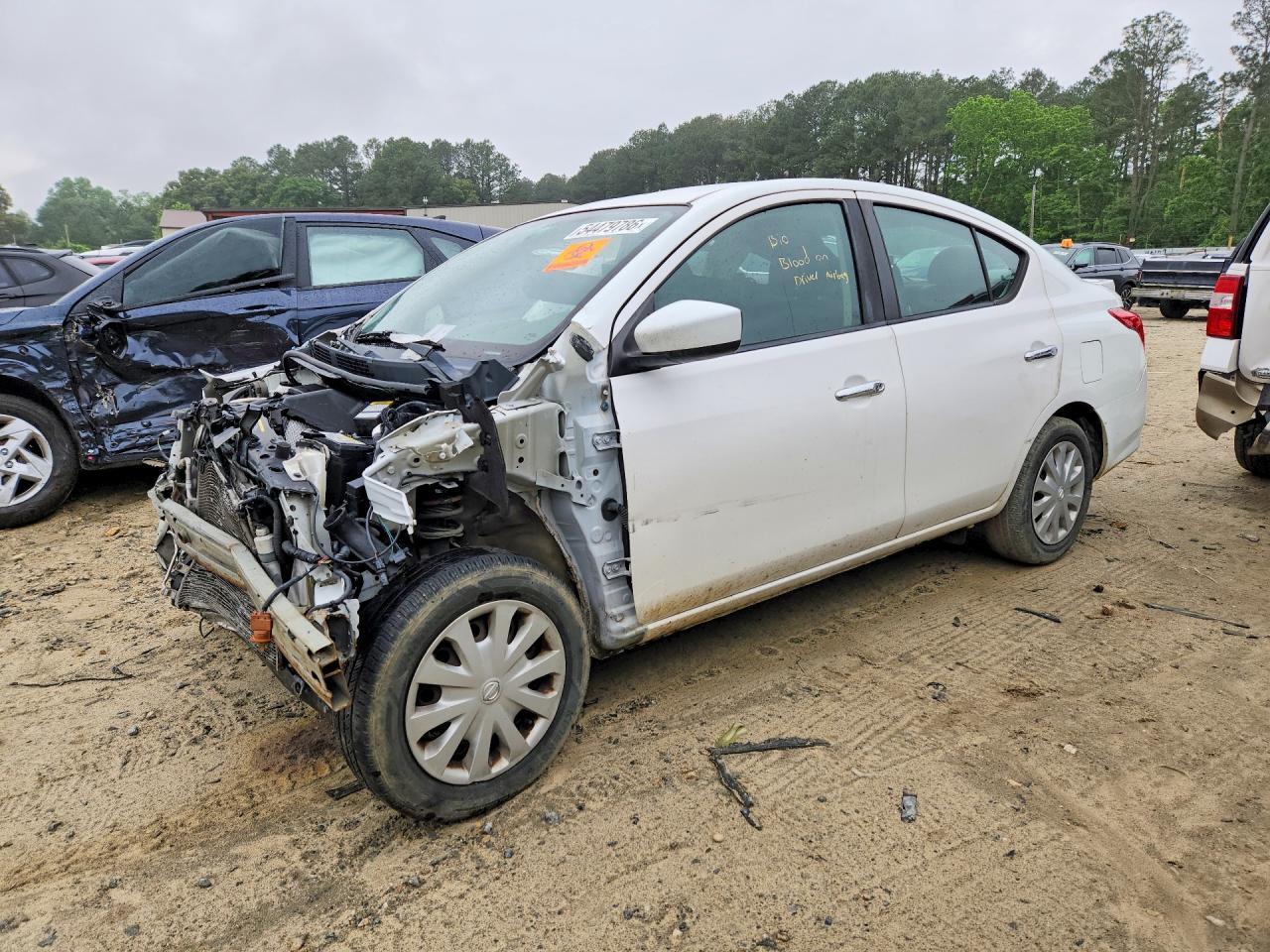 2017 NISSAN VERSA