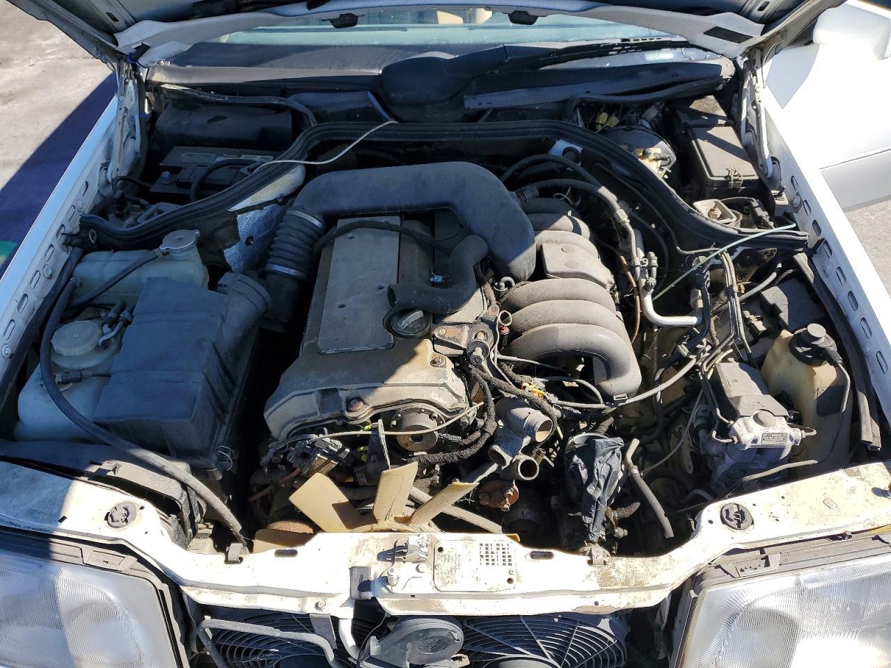 1995 MERCEDES-BENZ E-Class