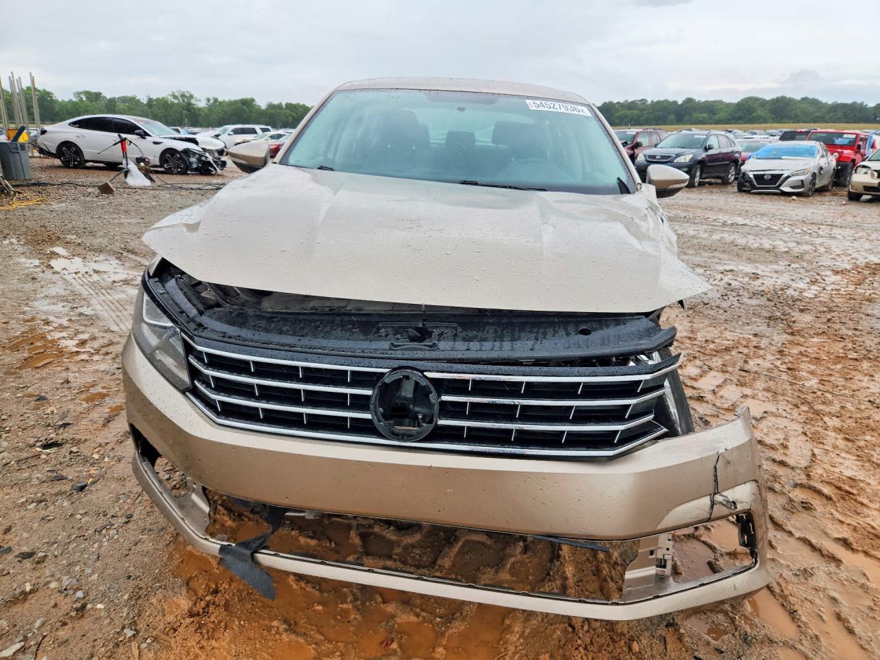 2016 VOLKSWAGEN Passat