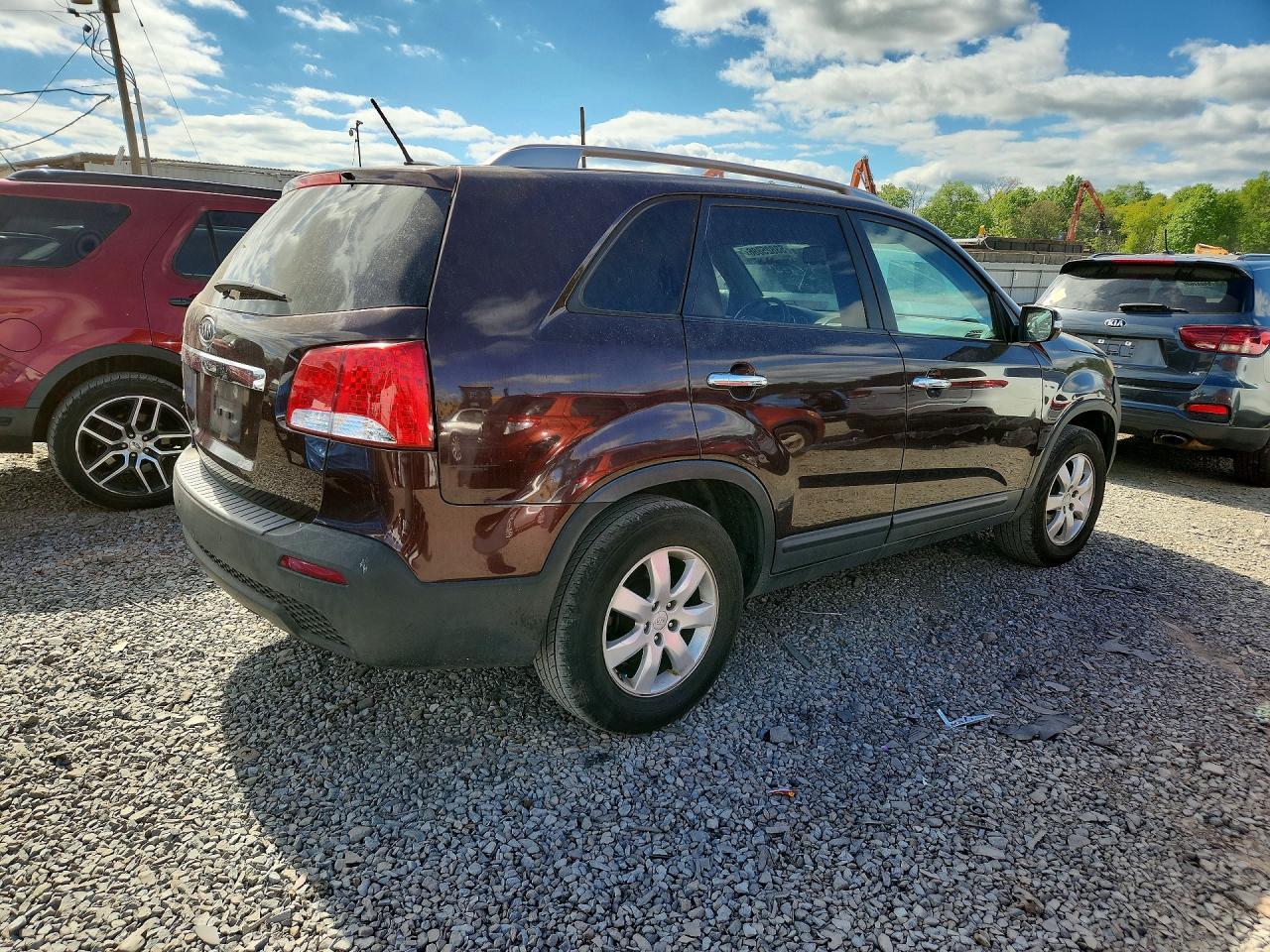 2011 KIA SORENTO
