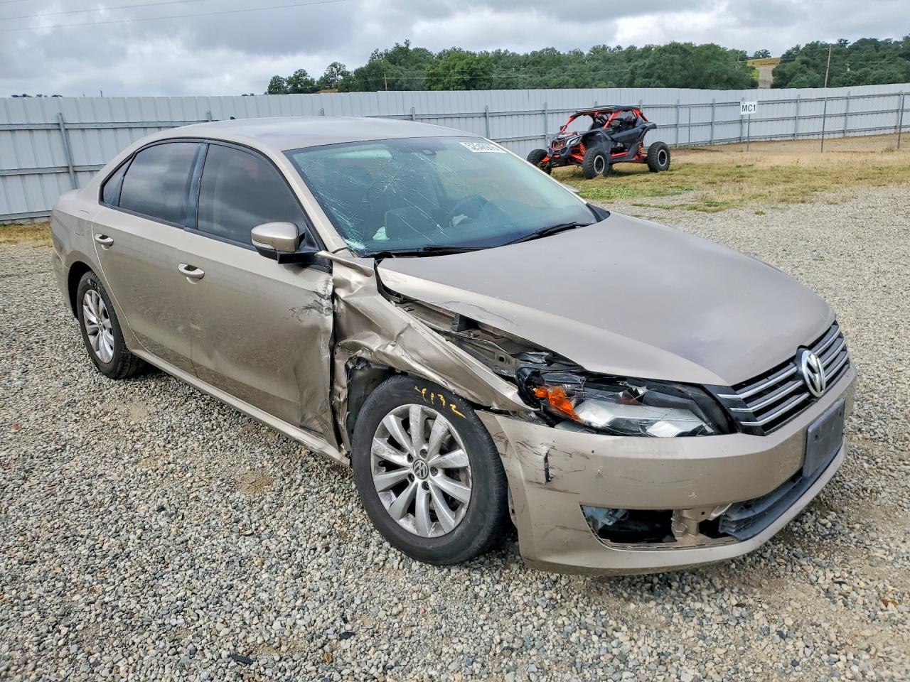 2015 VOLKSWAGEN Passat