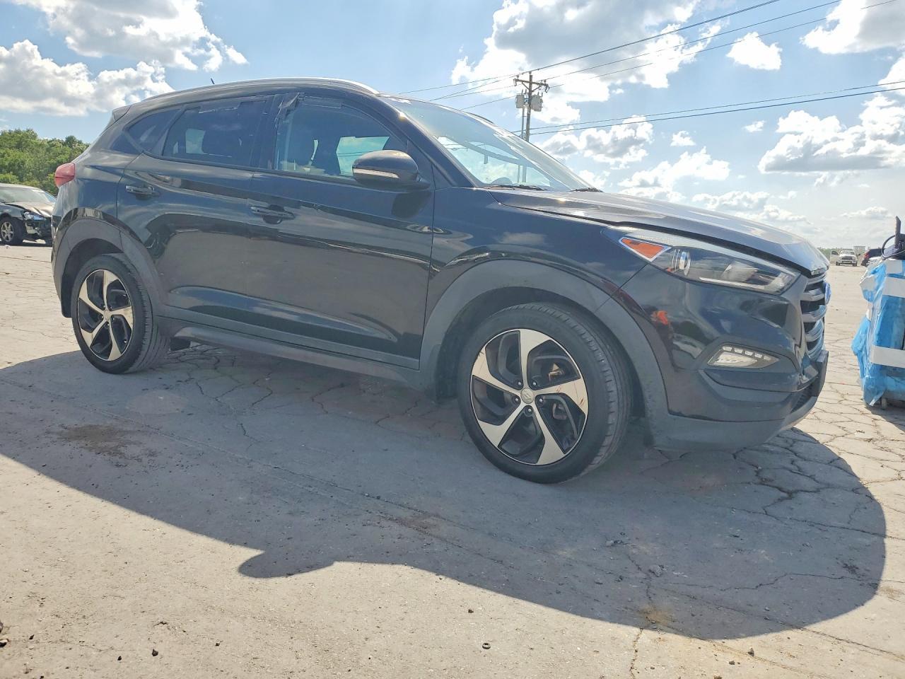 2016 HYUNDAI TUCSON