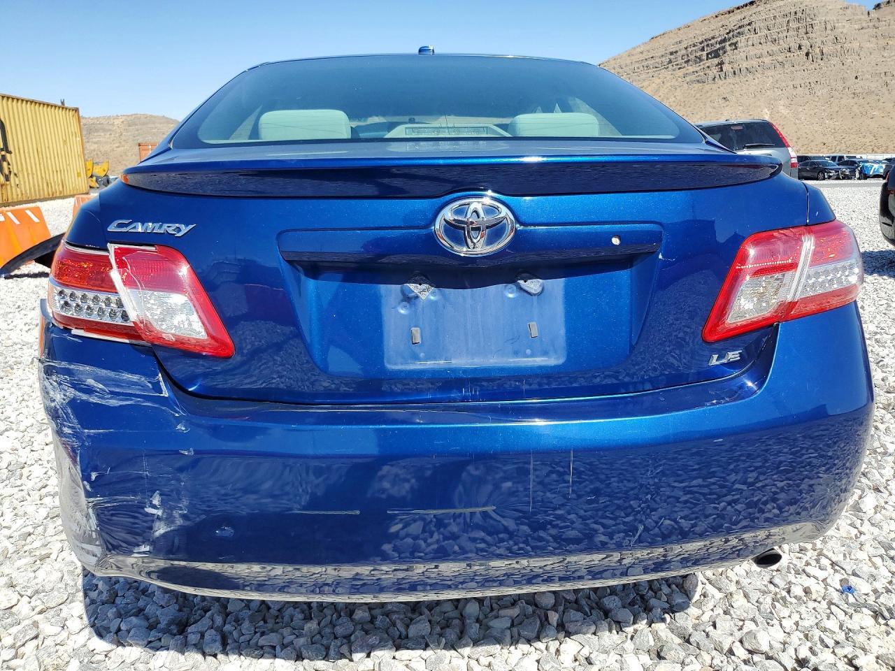 2011 TOYOTA CAMRY