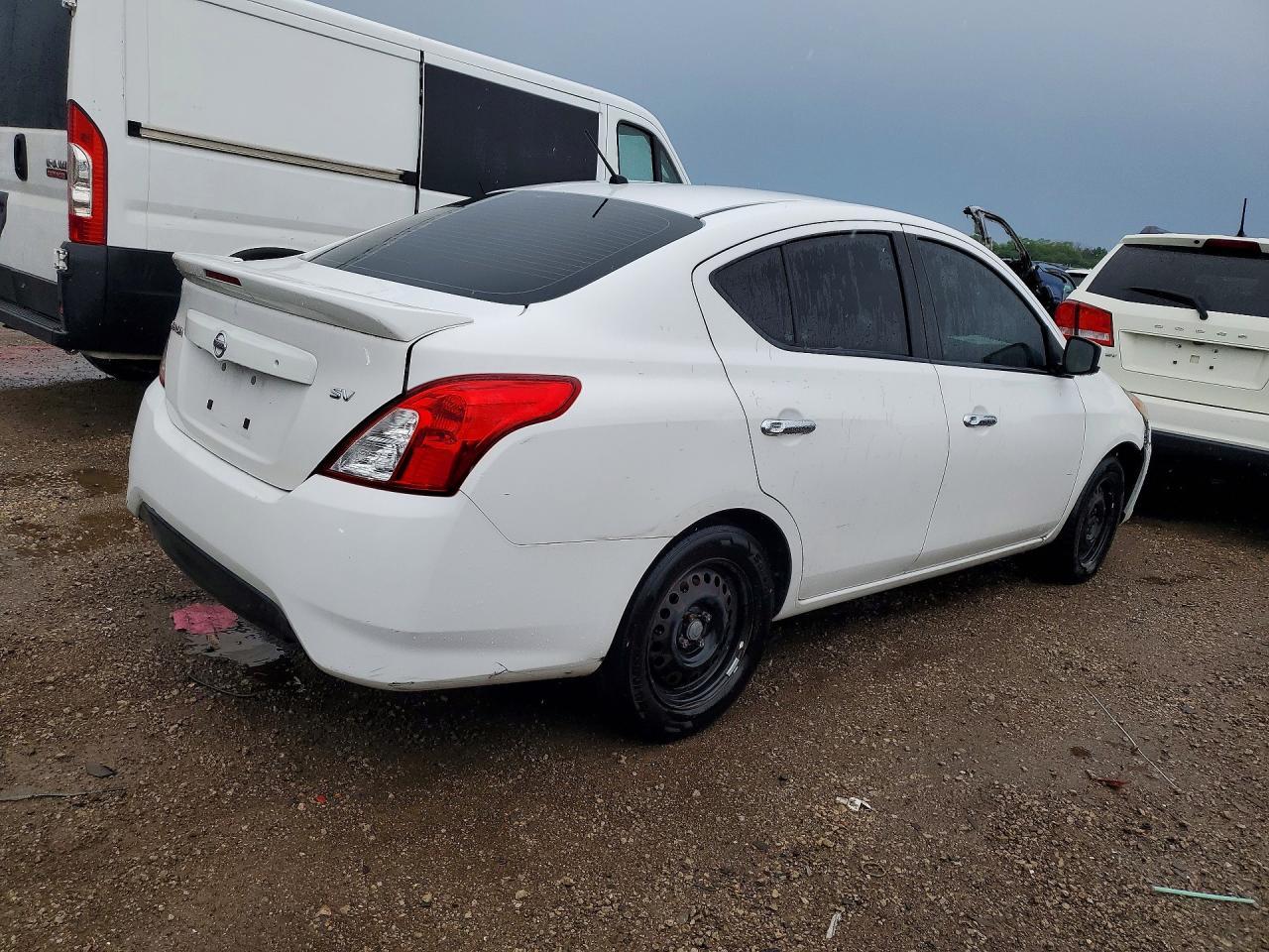 2019 NISSAN VERSA