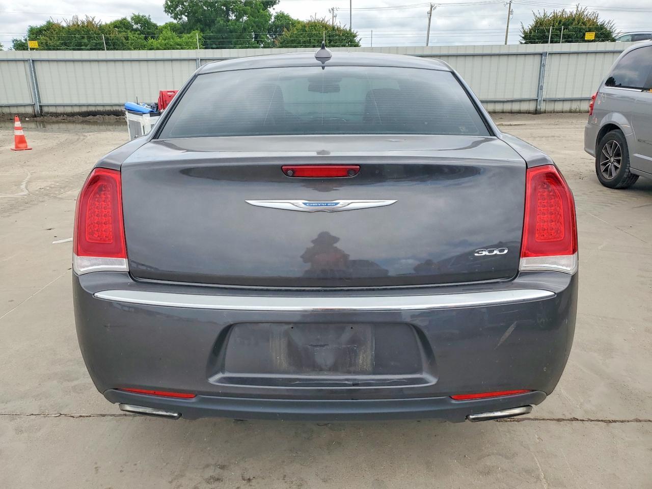 2016 CHRYSLER 300