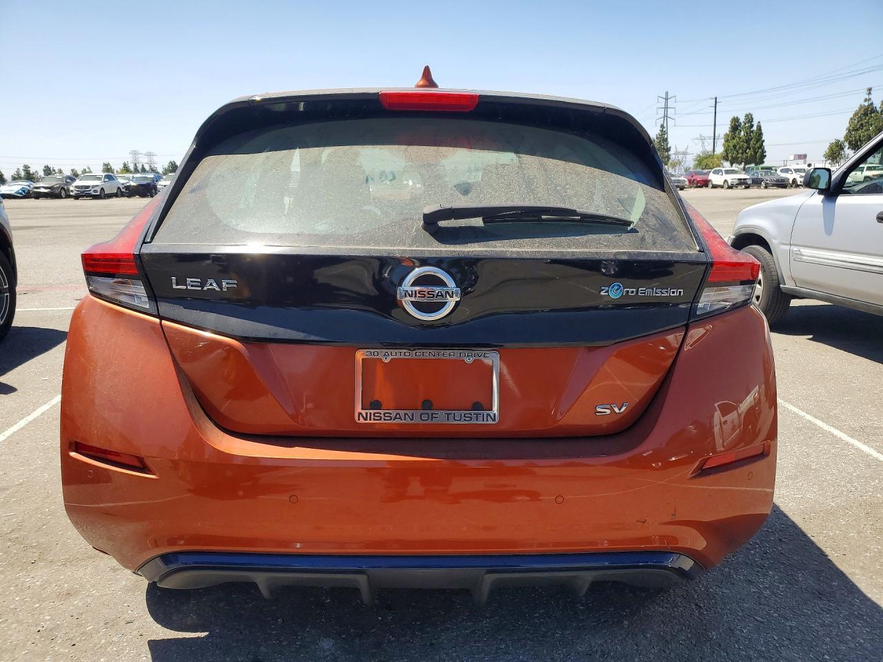 2022 NISSAN LEAF