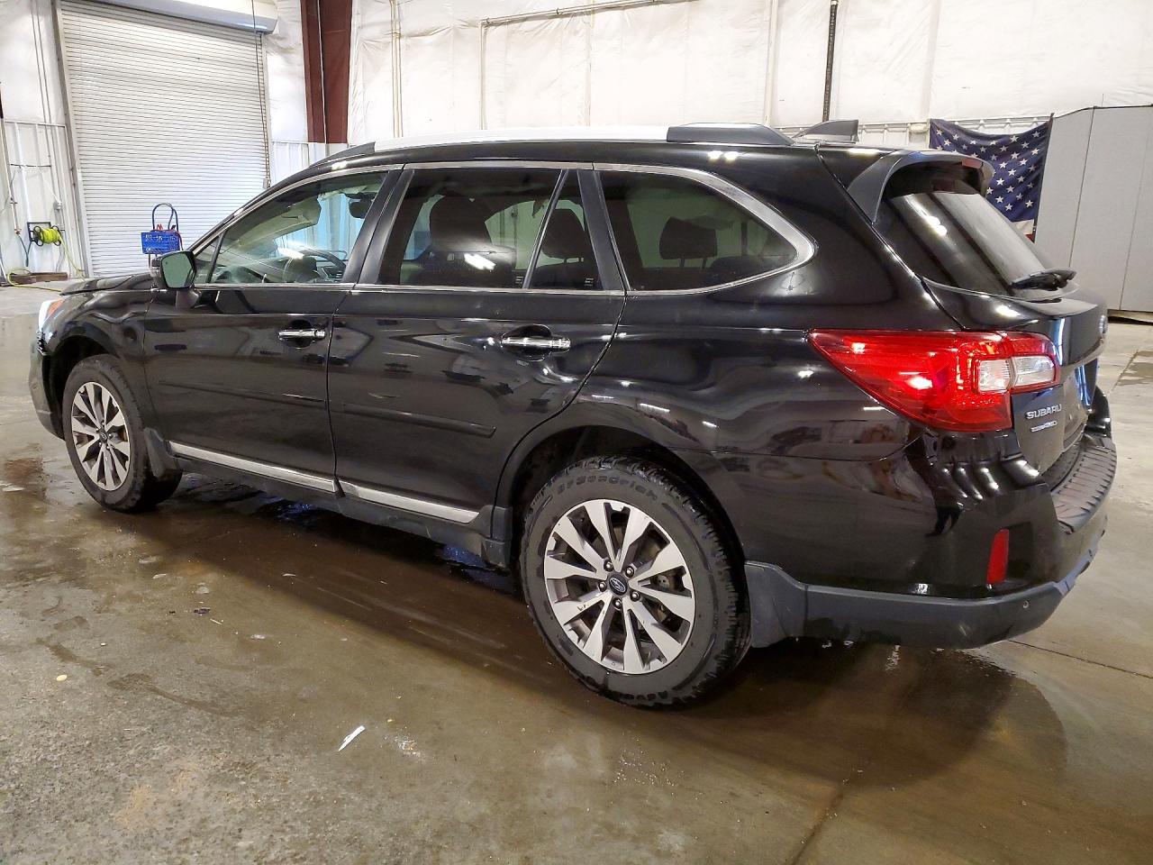 2017 SUBARU Outback