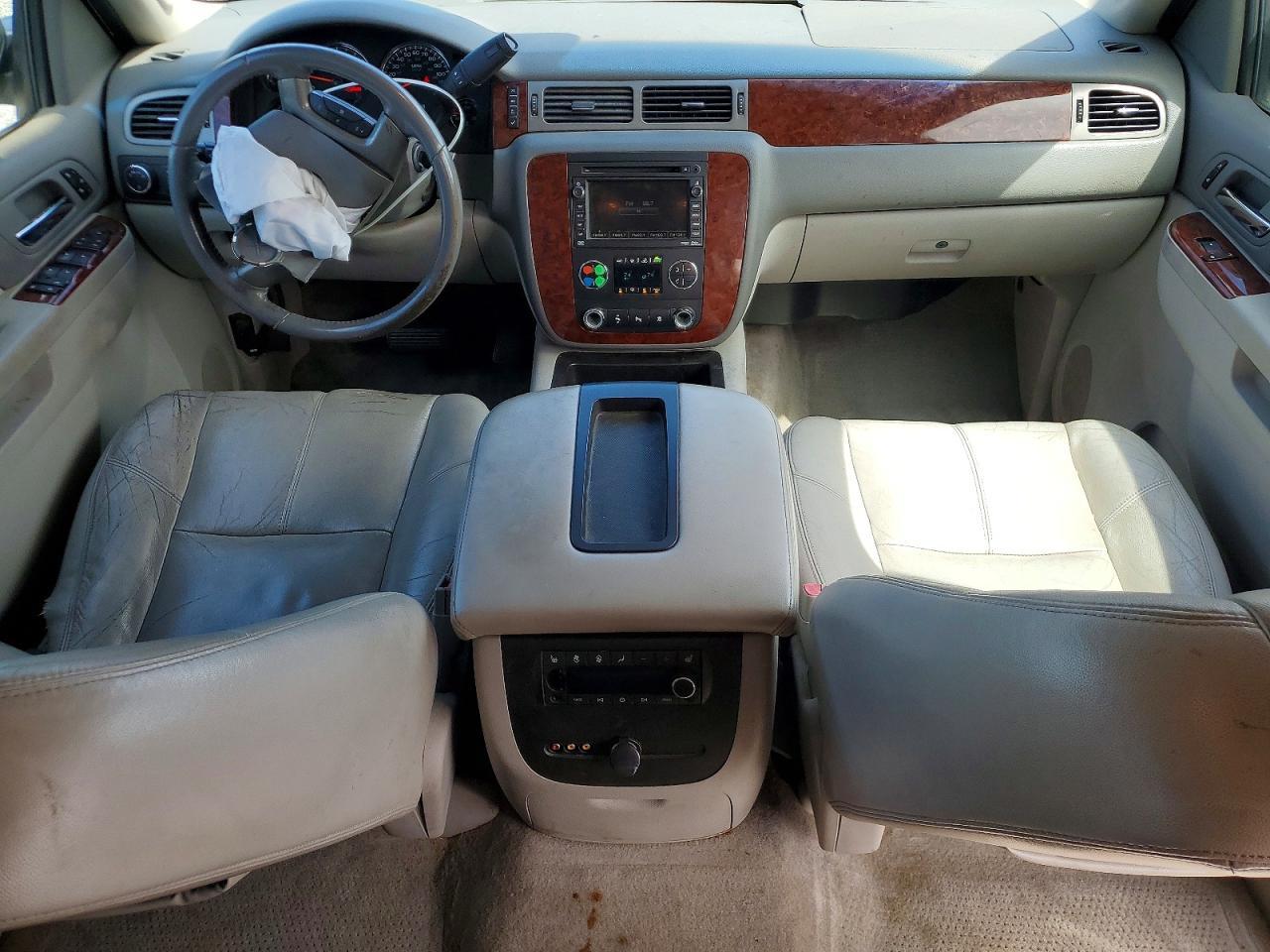 2011 CHEVROLET Suburban