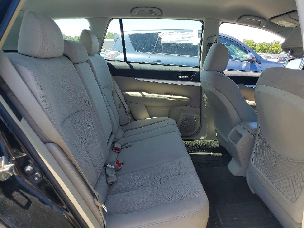 2013 SUBARU Outback