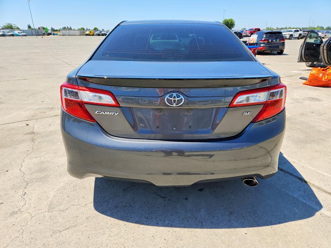 2014 TOYOTA CAMRY