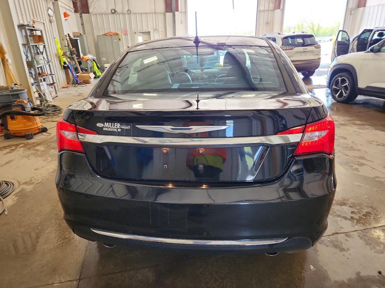 2014 CHRYSLER 200