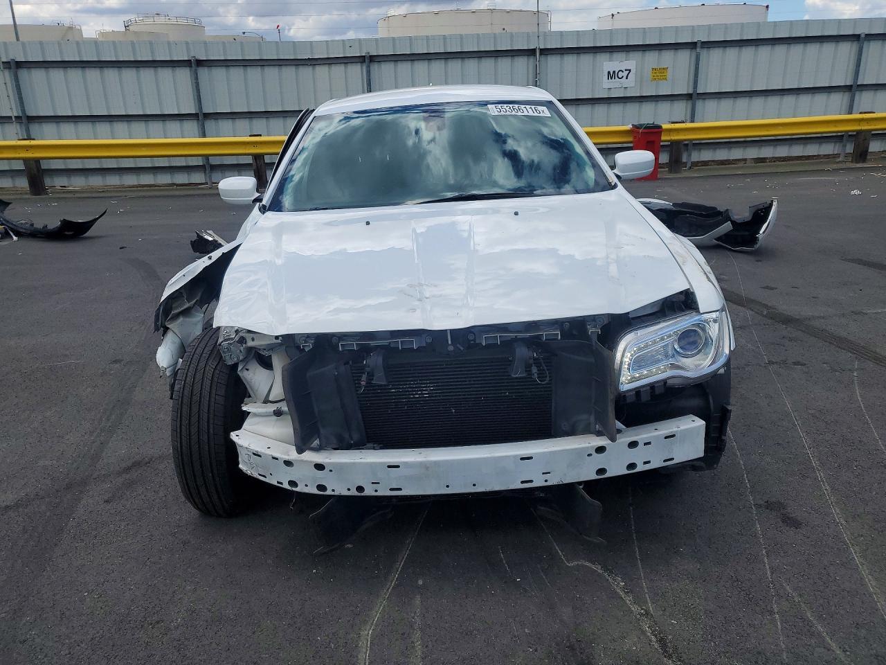 2016 CHRYSLER 300