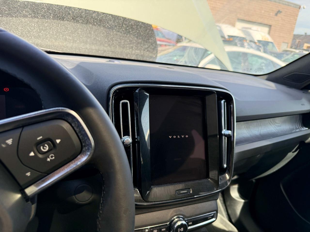 2024 VOLVO C40