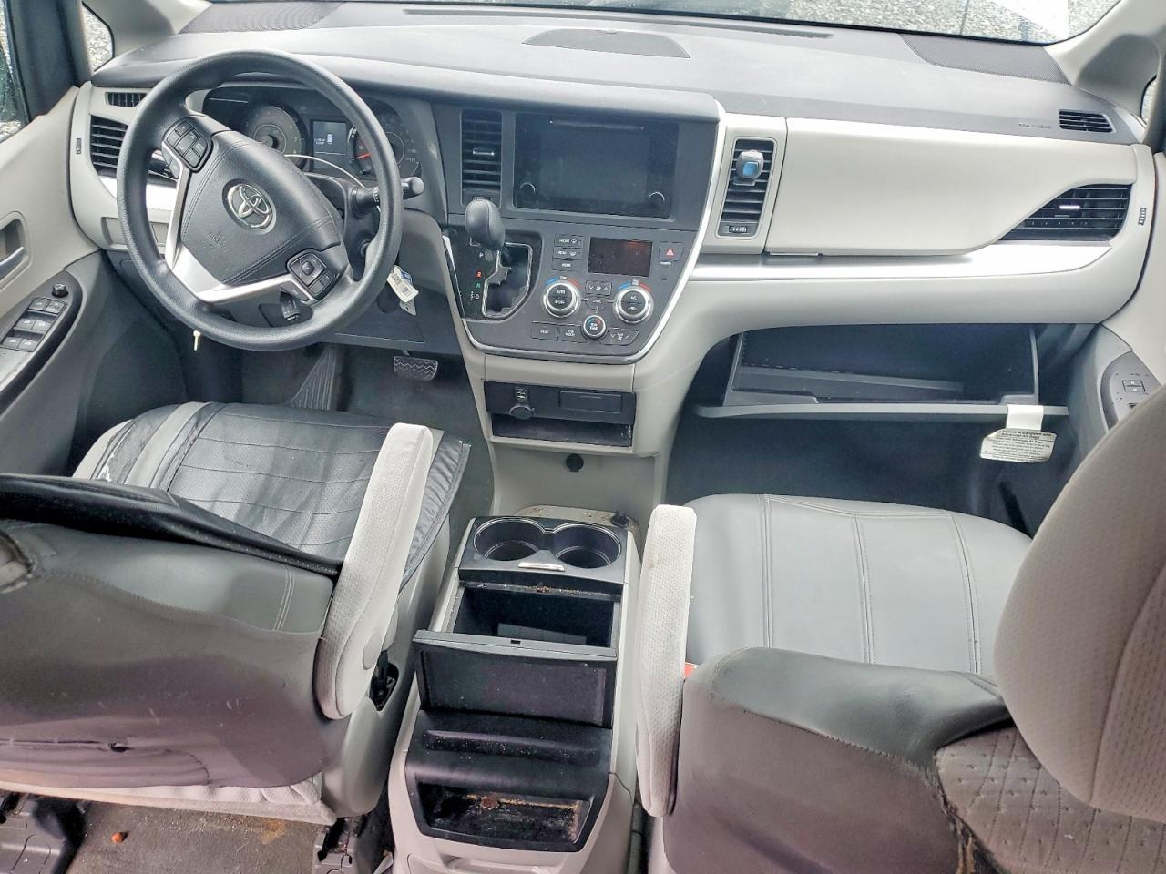 2015 TOYOTA SIENNA