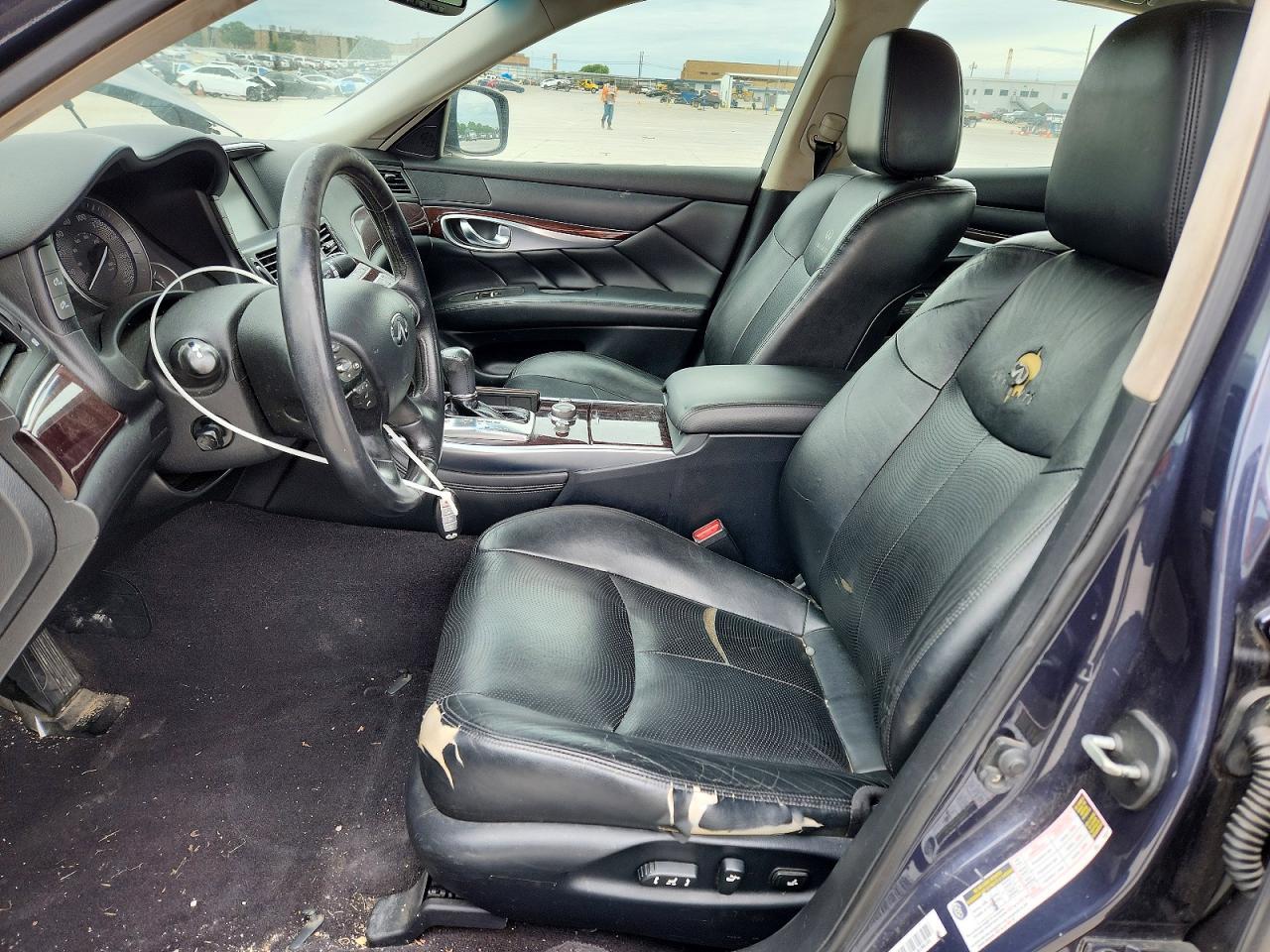 2011 INFINITI M37
