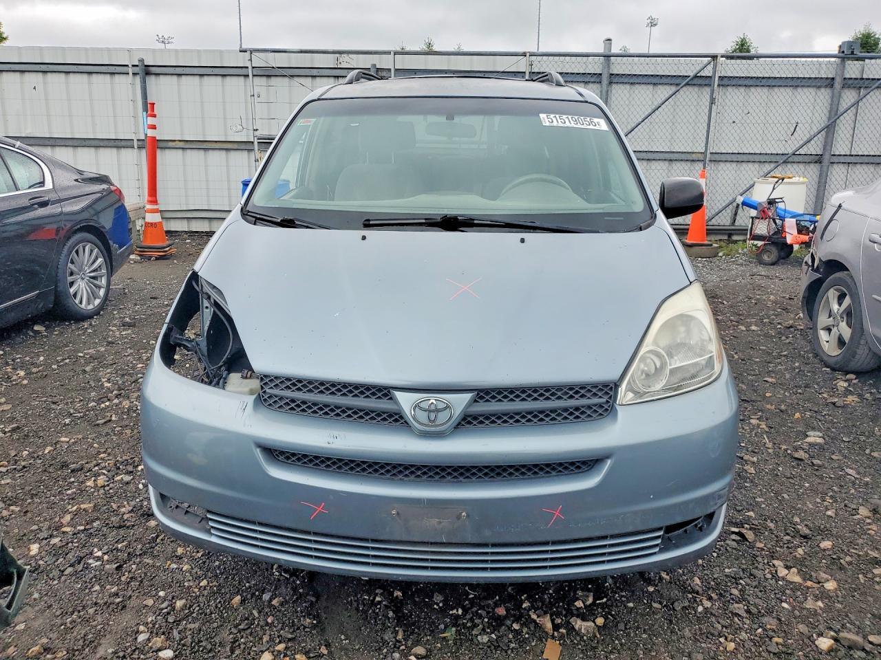 2004 TOYOTA SIENNA