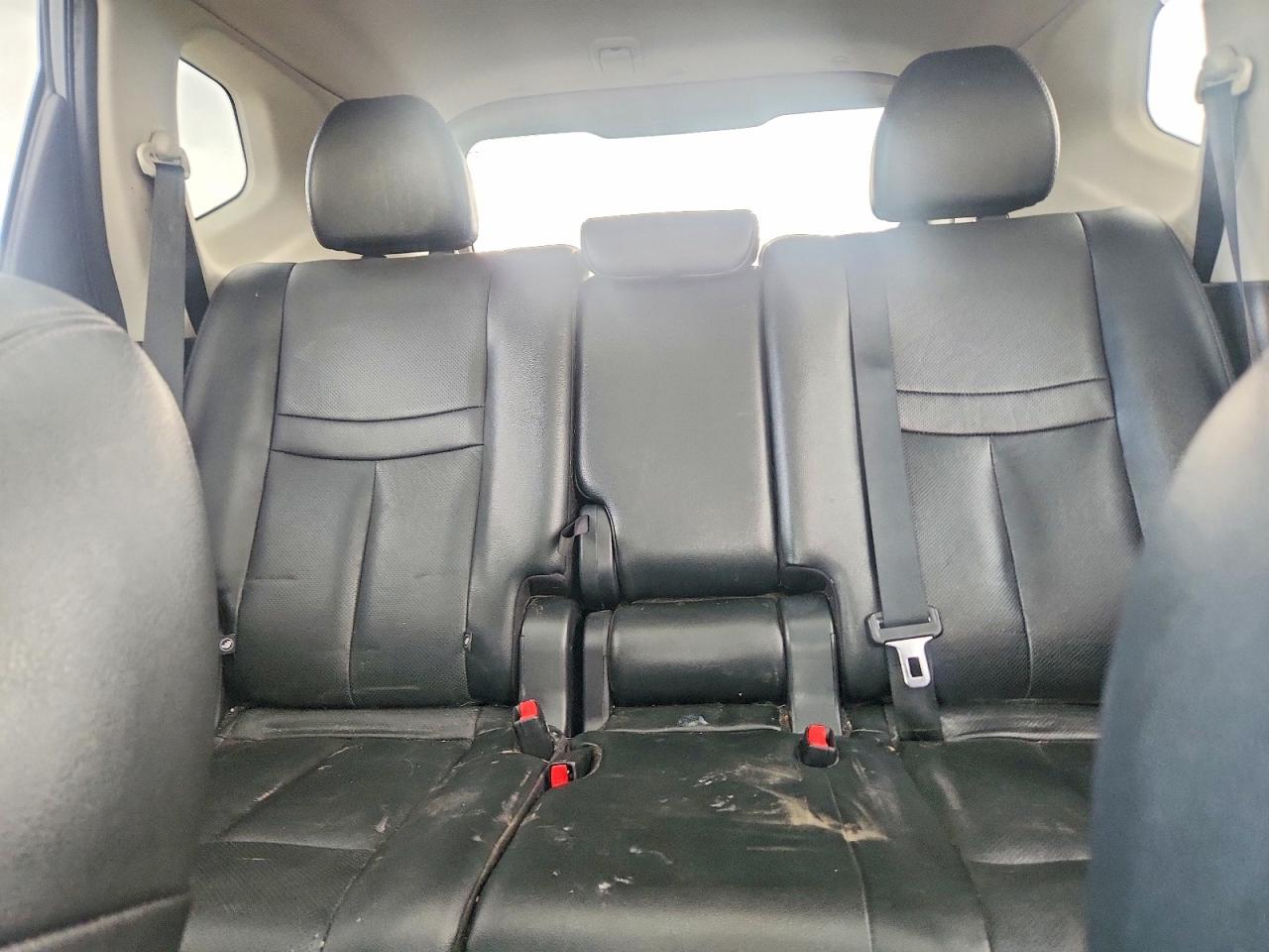 2015 NISSAN ROGUE
