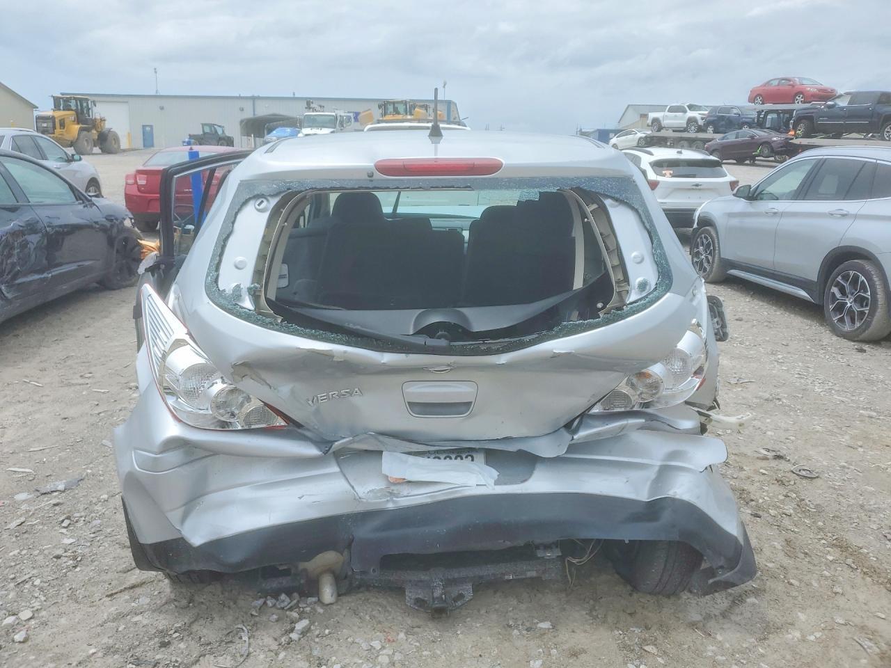 2012 NISSAN VERSA