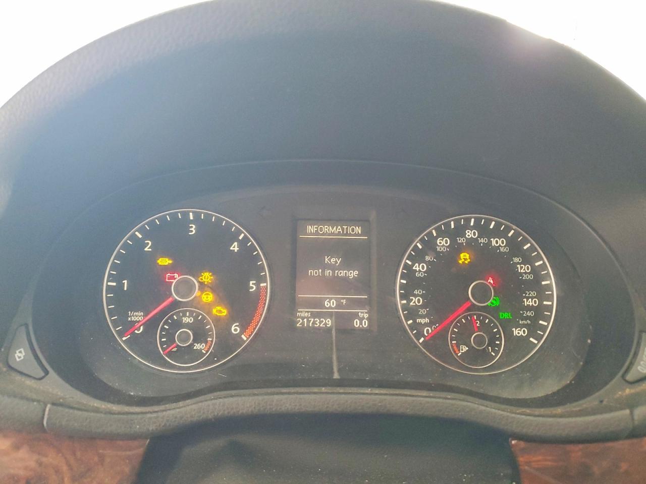 2012 VOLKSWAGEN Passat
