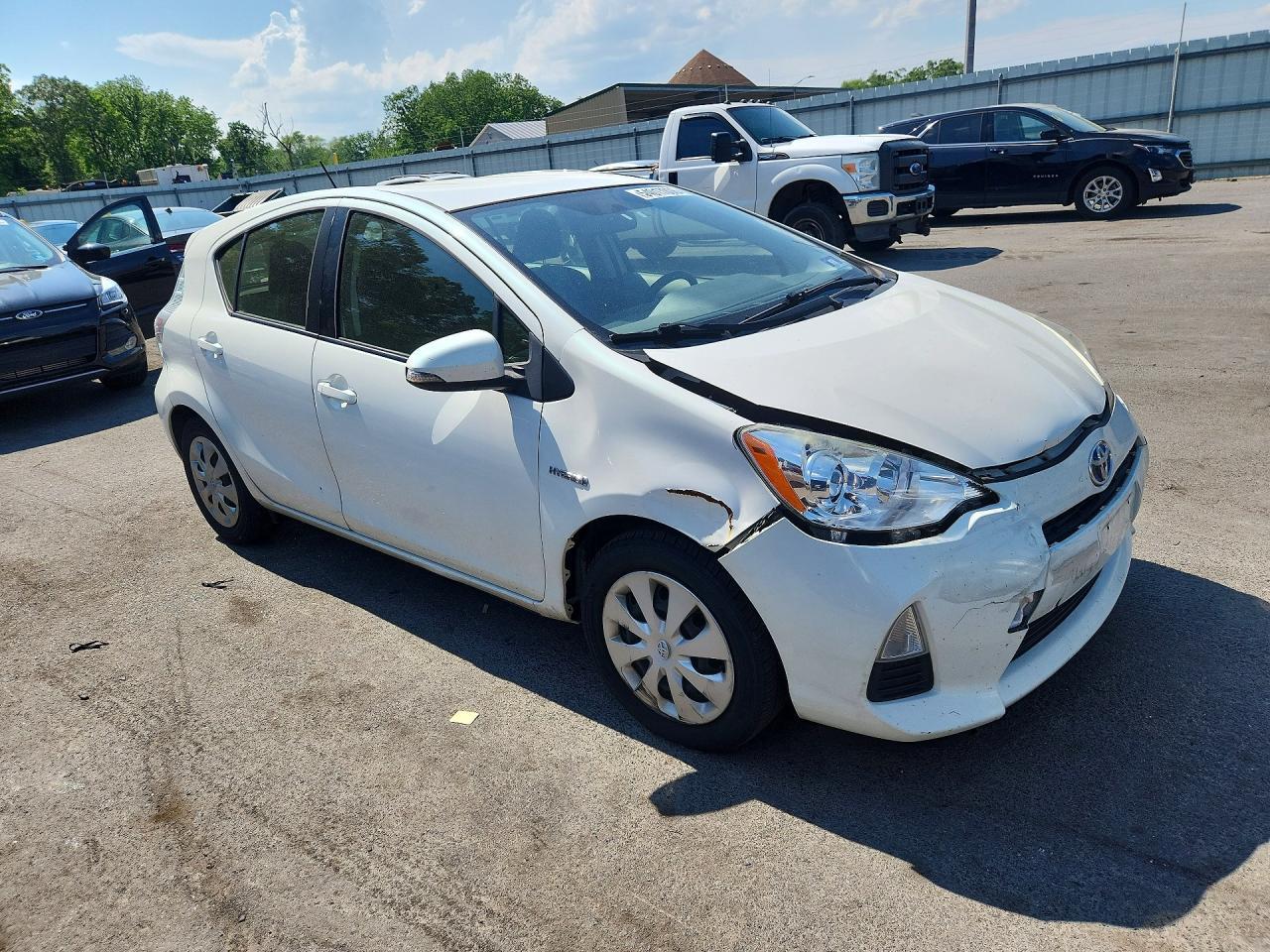 2014 TOYOTA Prius c