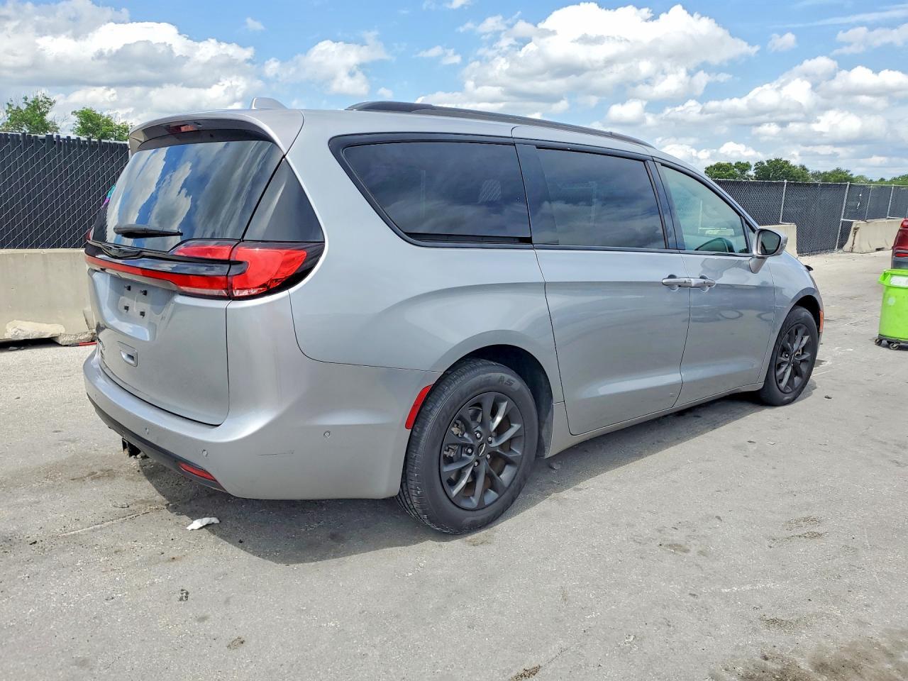 2021 CHRYSLER Pacifica