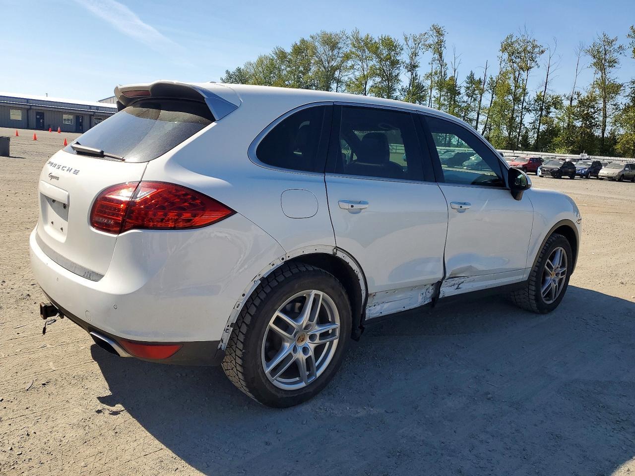2014 PORSCHE CAYENNE