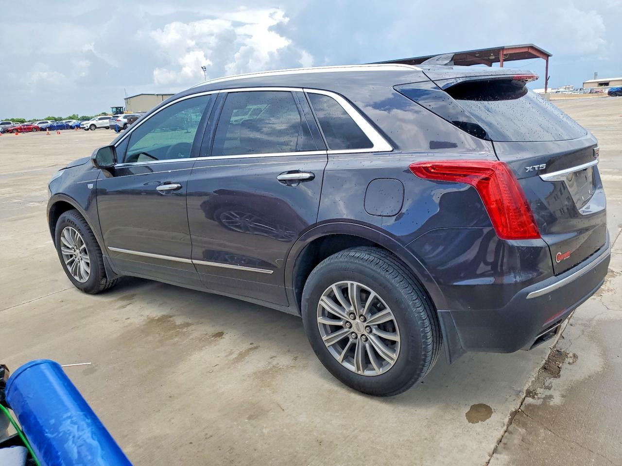 2017 CADILLAC XT5