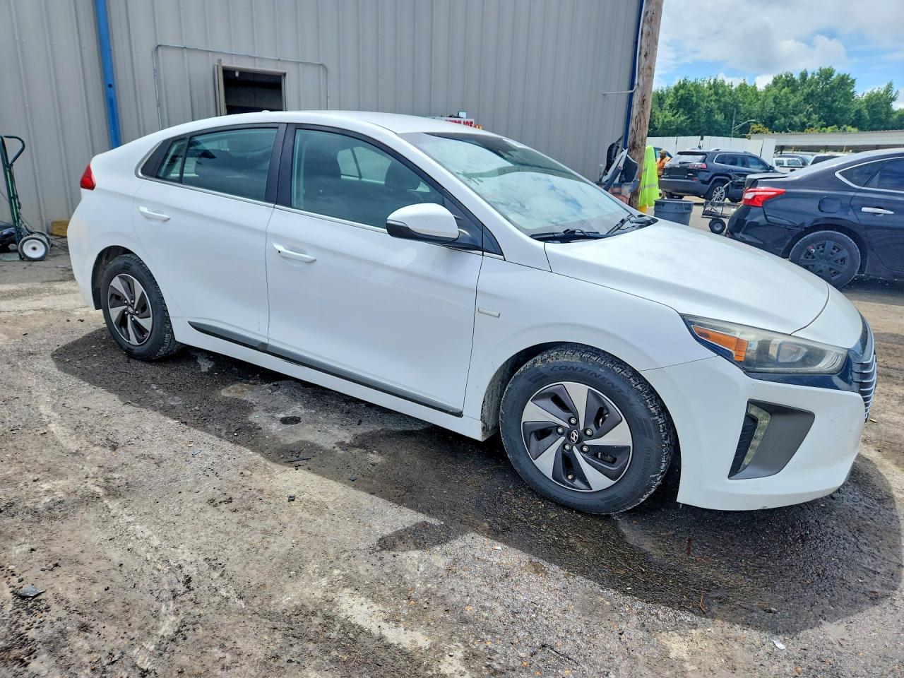 2017 HYUNDAI Ioniq