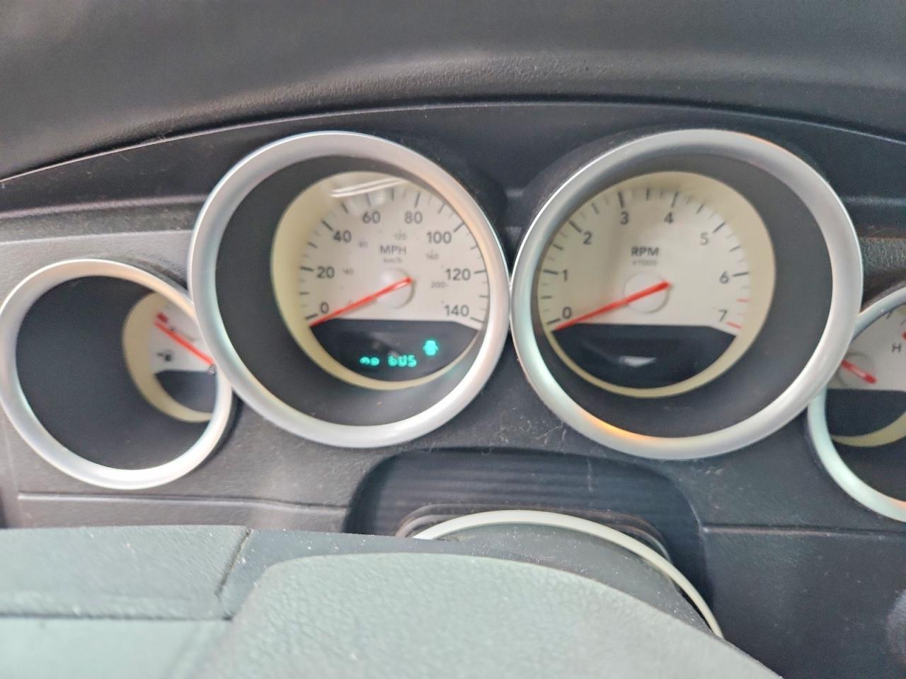 2005 DODGE MAGNUM