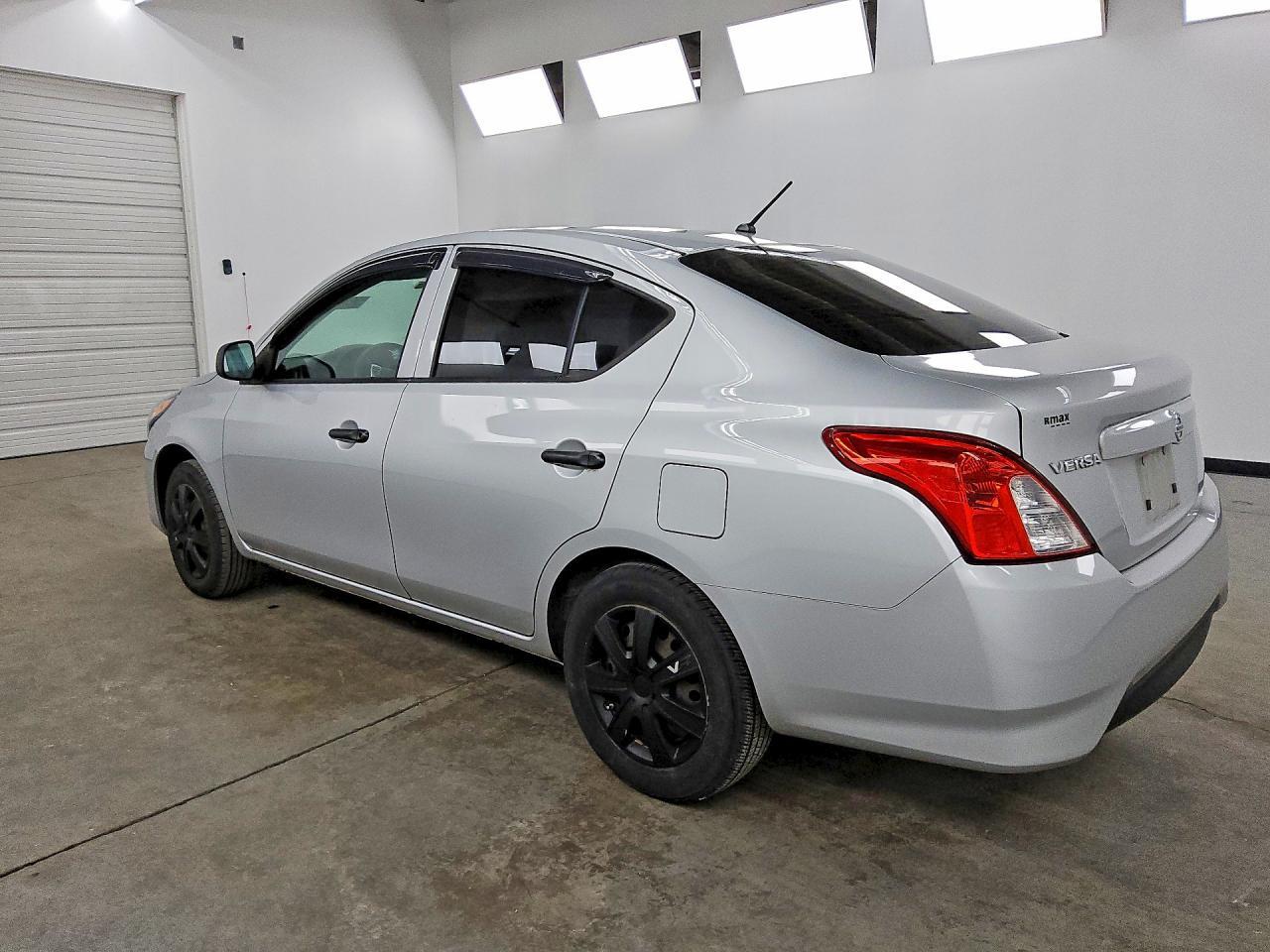 2015 NISSAN VERSA