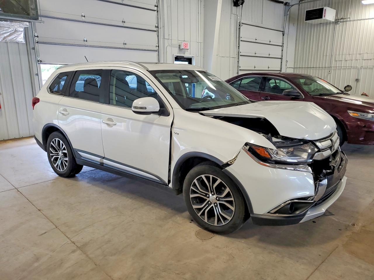 2016 MITSUBISHI outlander