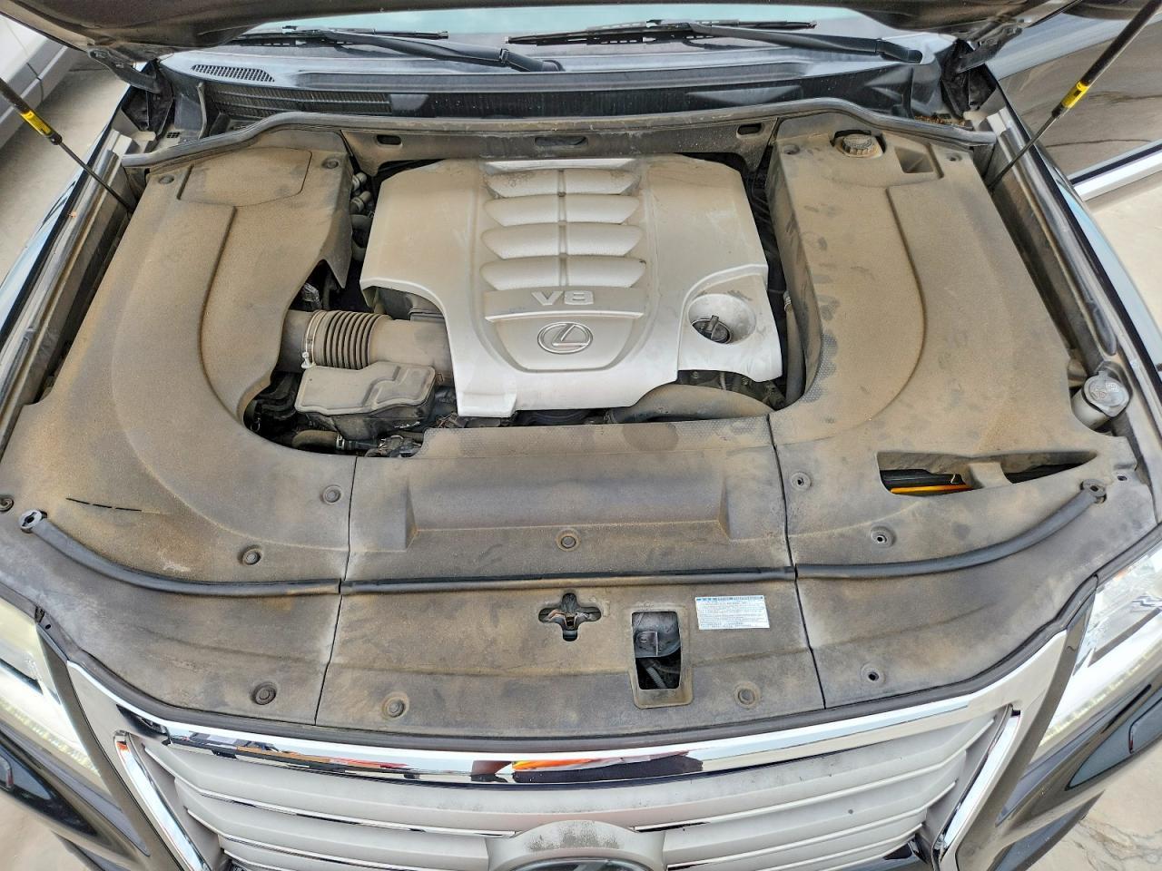2015 LEXUS LX 570