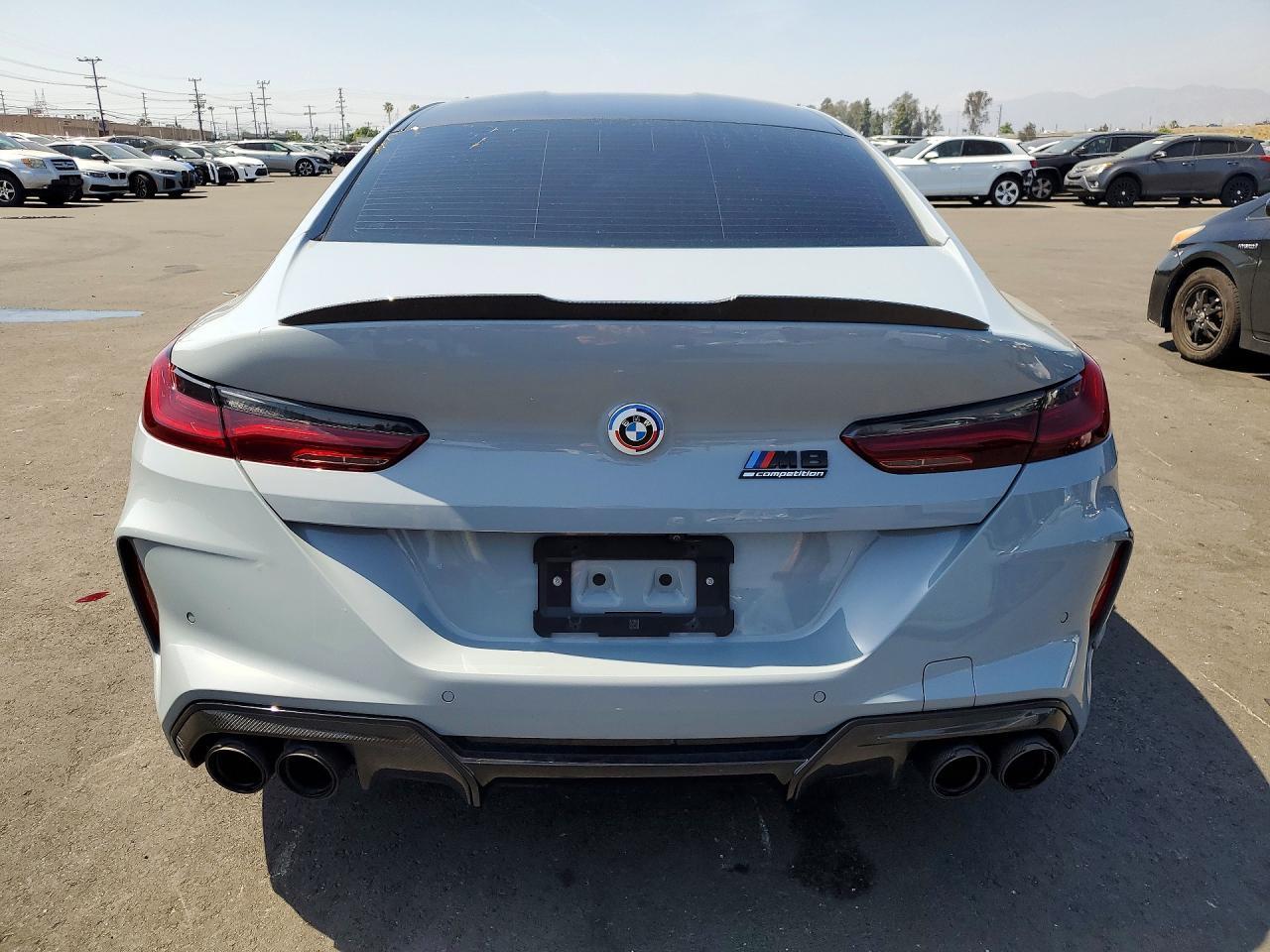 2023 BMW M8