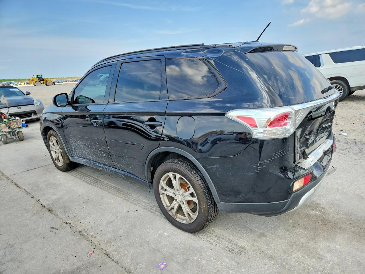 2015 MITSUBISHI outlander