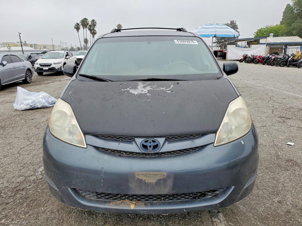 2009 TOYOTA SIENNA