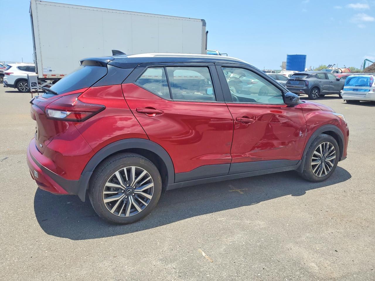 2024 NISSAN KICKS