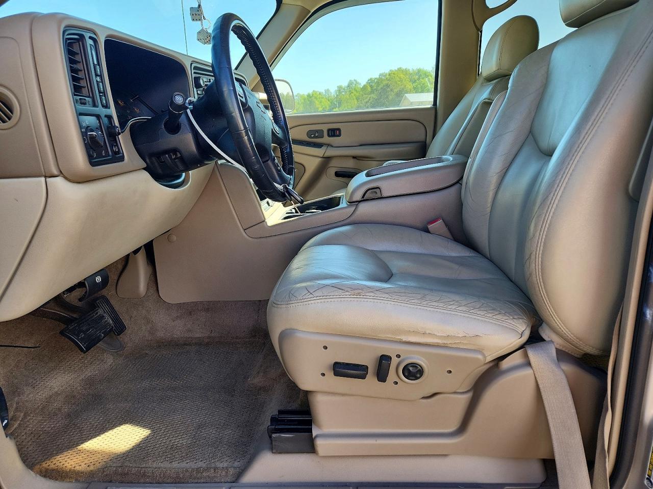 2004 CHEVROLET Tahoe