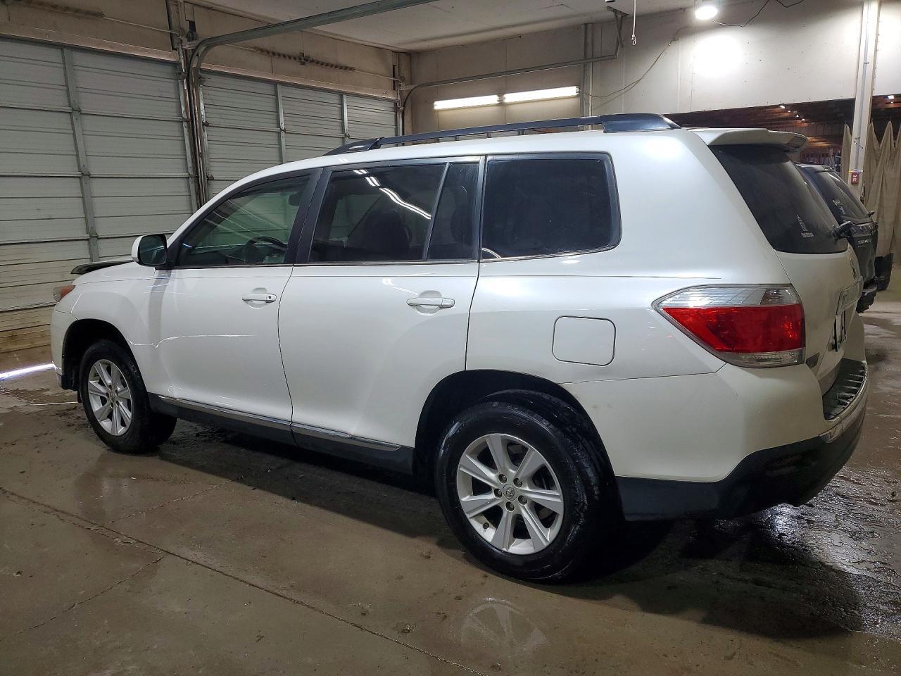 2011 TOYOTA HIGHLANDER