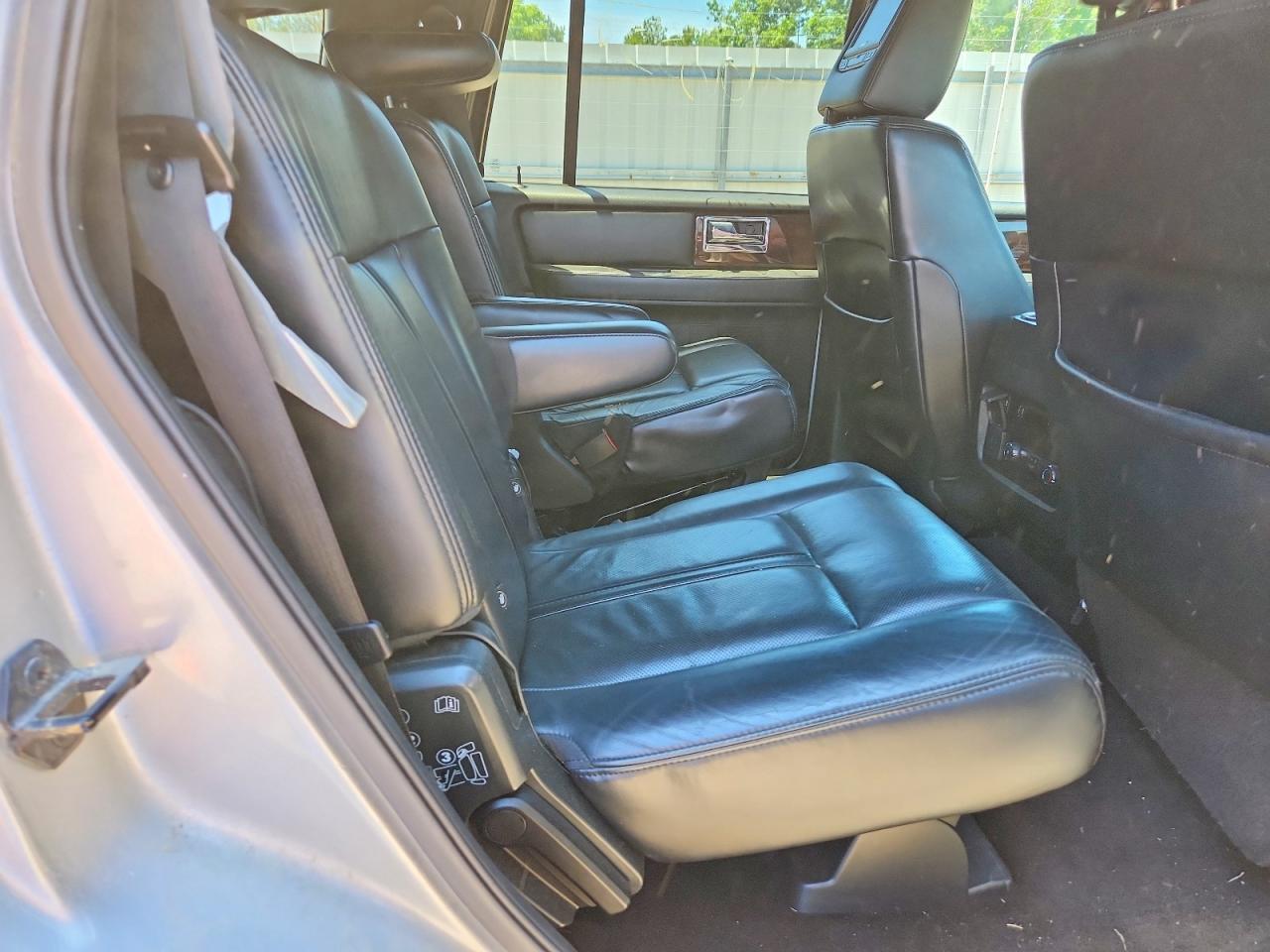 2015 LINCOLN Navigator