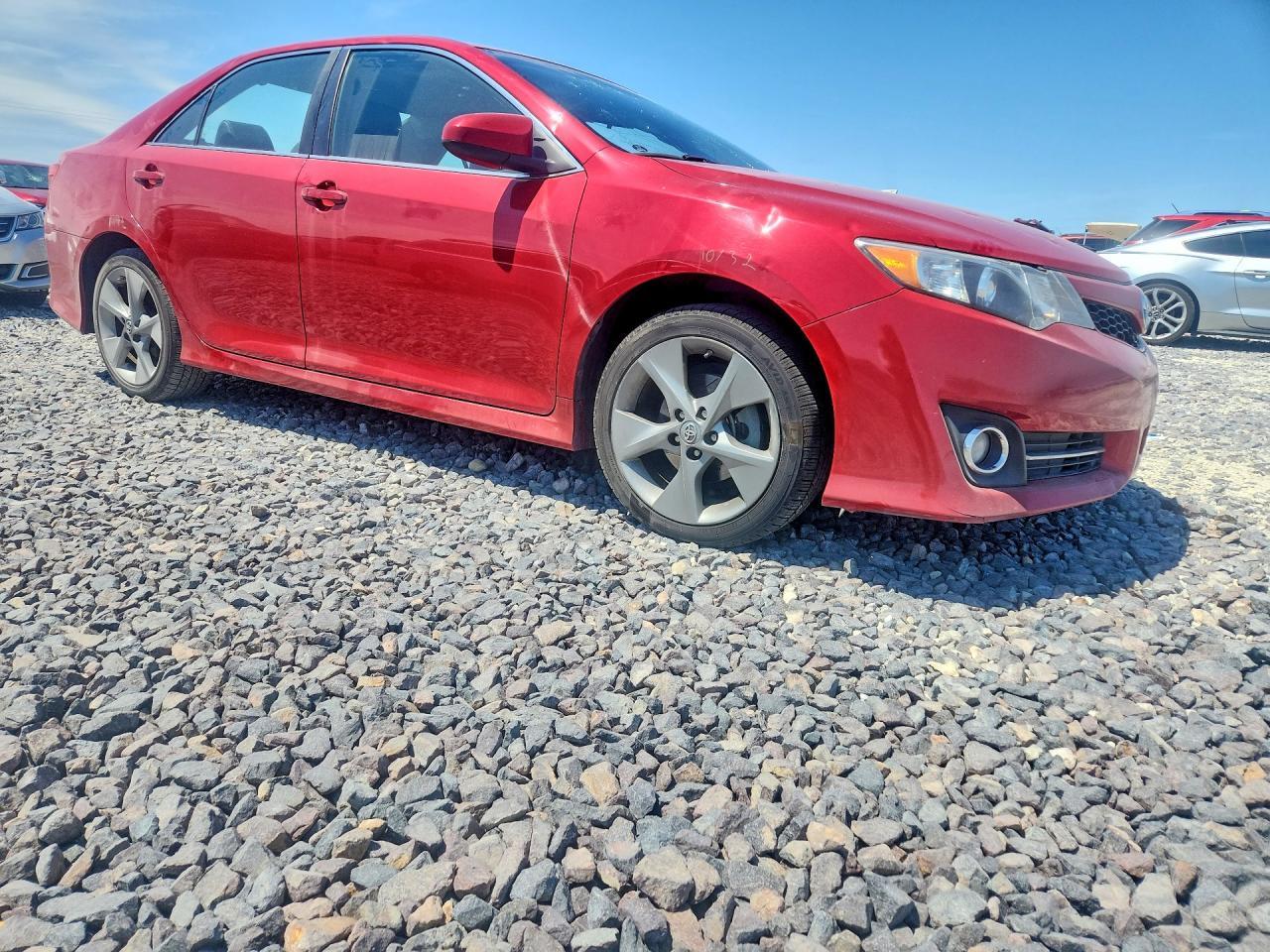 2014 TOYOTA CAMRY