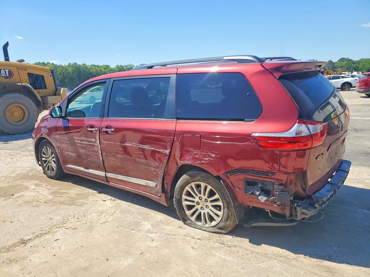 2016 TOYOTA SIENNA